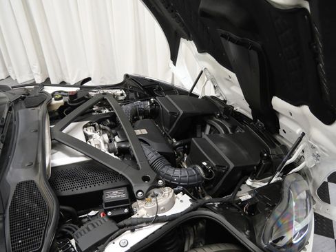 Used 2019 Aston Martin DB11 Volante image 43