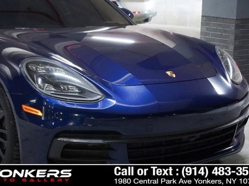 Used 2020 Porsche Panamera RWD image 31
