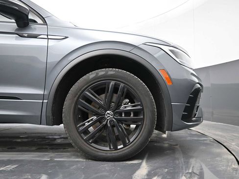Used 2022 Volkswagen Tiguan SE R-Line image 10