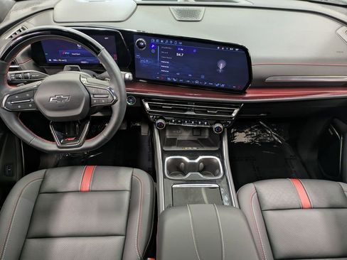 Used 2025 Chevrolet Traverse RS image 23