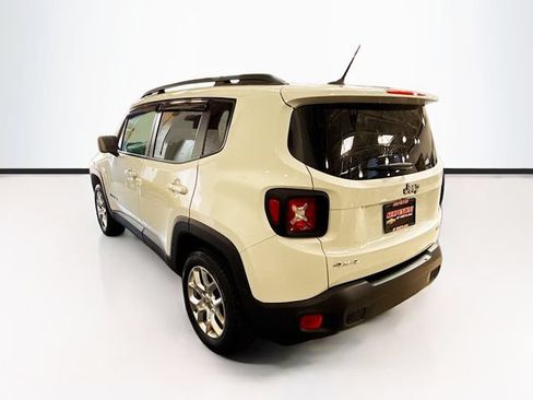 Used 2016 Jeep Renegade Latitude AWD/4WD image 8
