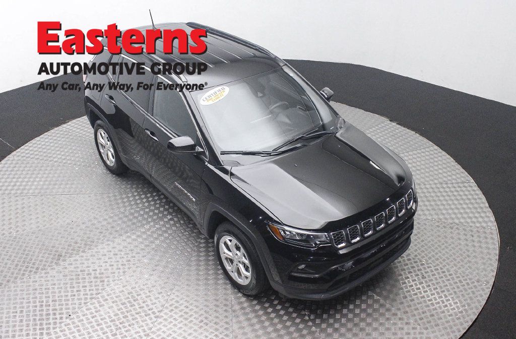 Used 2024 Jeep Compass Latitude AWD/4WD image 5
