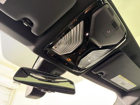 Certified 2025 BMW 330i Sedan RWD image 17