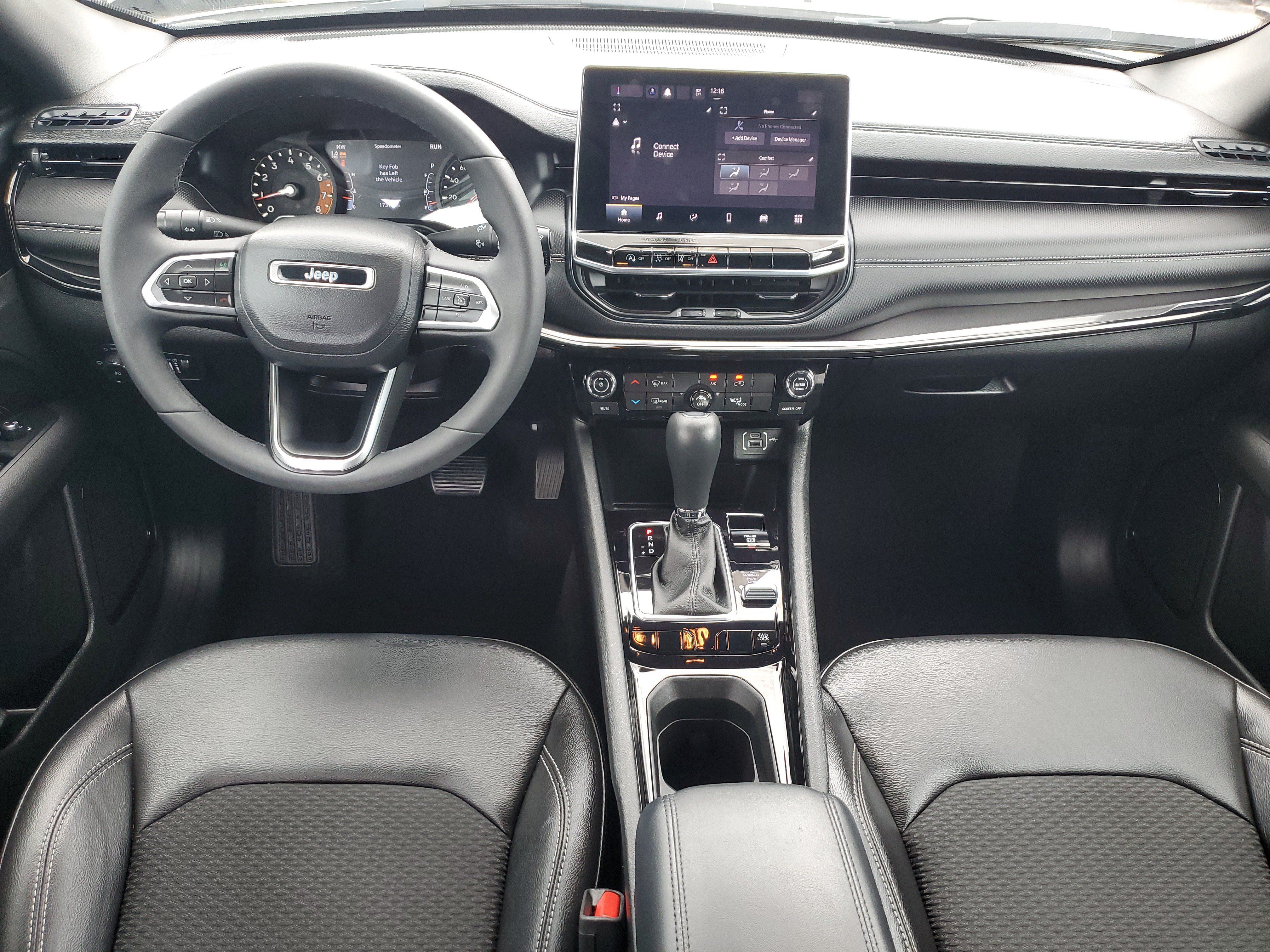 Used 2023 Jeep Compass Latitude AWD/4WD image 12