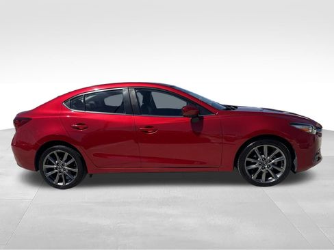 Used 2018 MAZDA MAZDA3 Touring FWD image 4