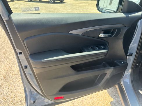 Used 2024 Honda Ridgeline Sport image 23