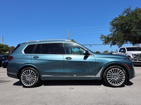 Used 2023 BMW X7 xDrive40i w/ Executive Package AWD/4WD image 3