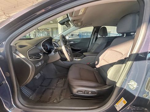 Used 2025 Chevrolet Malibu LT FWD image 8