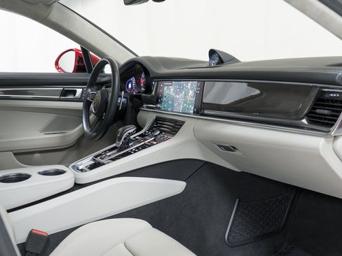 Certified 2022 Porsche Panamera Turbo S AWD/4WD image 30