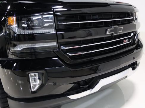 Used 2018 Chevrolet Silverado 1500 LTZ Z71 w/ LTZ Plus Package image 32
