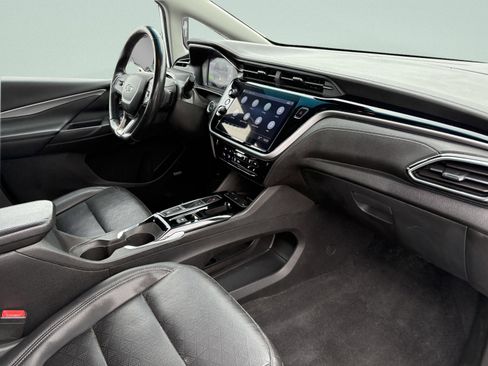 Used 2022 Chevrolet Bolt LT w/ Infotainment Package image 21