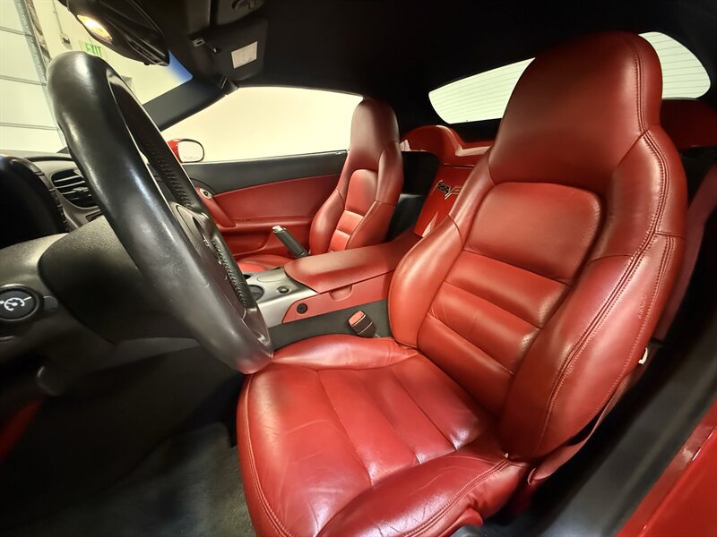 Used 2006 Chevrolet Corvette Convertible w/ Preferred Equipment Group RWD image 26