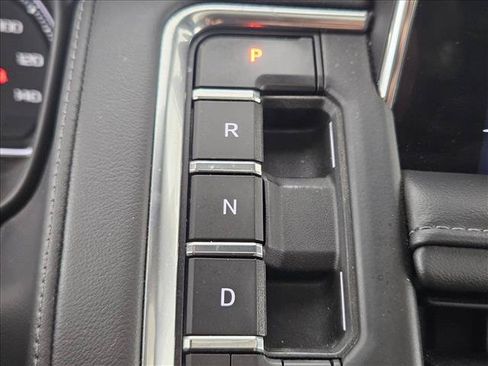 Used 2021 Chevrolet Tahoe Z71 w/ Z71 Signature Package AWD/4WD image 13