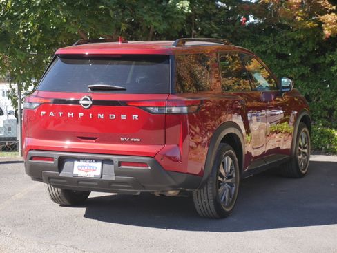 Certified 2024 Nissan Pathfinder SV image 21
