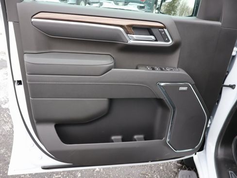 New 2026 Chevrolet Silverado 1500 LT Trail Boss w/ Convenience Package II image 3