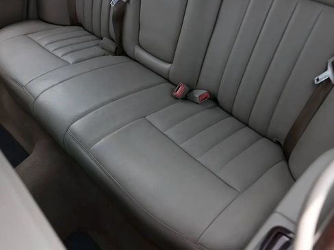 Used 2006 Lincoln Town Car Signature image 10