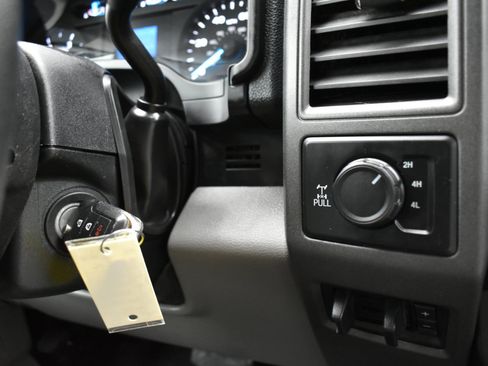 Used 2018 Ford F250 XL w/ Power Equipment Group image 42