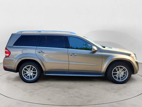 Used 2010 Mercedes-Benz GL 550 4MATIC image 6