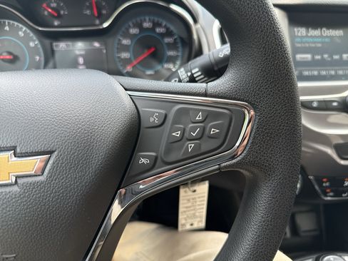 Used 2017 Chevrolet Cruze LT FWD image 28