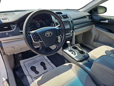 Used 2014 Toyota Camry LE FWD image 16