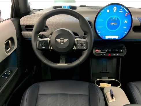 Certified 2025 MINI Cooper S image 4