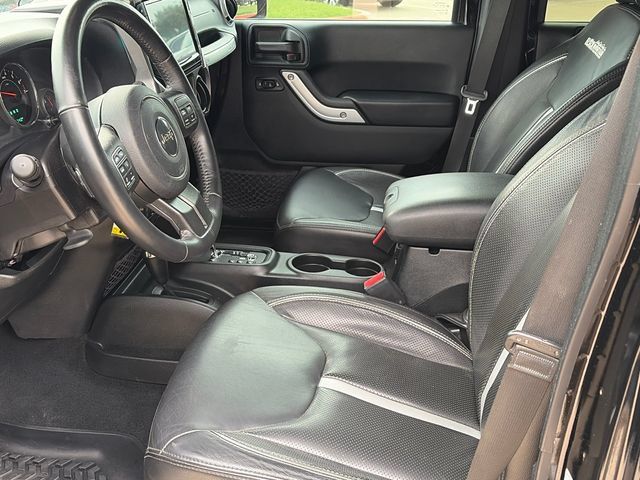 Used 2018 Jeep Wrangler Unlimited Rubicon w/ Connectivity Group AWD/4WD image 19