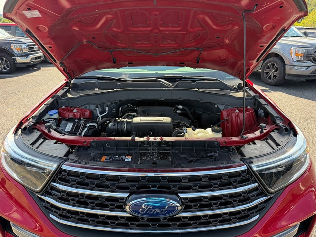 Used 2020 Ford Explorer XLT w/ Equipment Group 202A AWD/4WD image 16