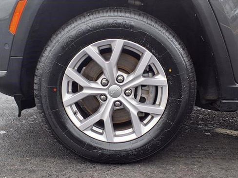 Certified 2022 Jeep Grand Cherokee L Limited w/ Luxury Tech Group II image 25