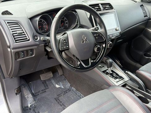 Used 2025 Mitsubishi Outlander Sport AWD image 4