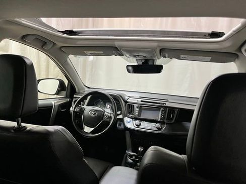 Used 2018 Toyota RAV4 Limited AWD/4WD image 31
