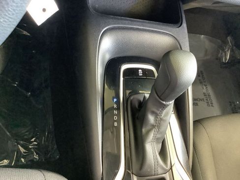 Used 2021 Toyota Corolla LE FWD image 13