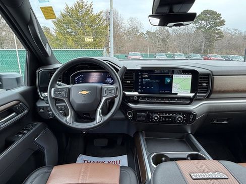 Used 2025 Chevrolet Silverado 2500 High Country w/ Technology Package image 13