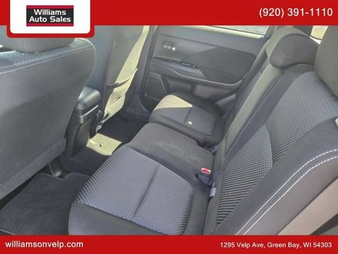 Used 2018 Mitsubishi Outlander LE AWD/4WD image 13
