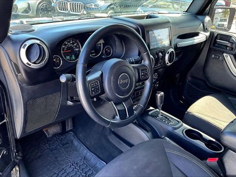 Used 2015 Jeep Wrangler Unlimited Sahara w/ Dual Top Group image 18