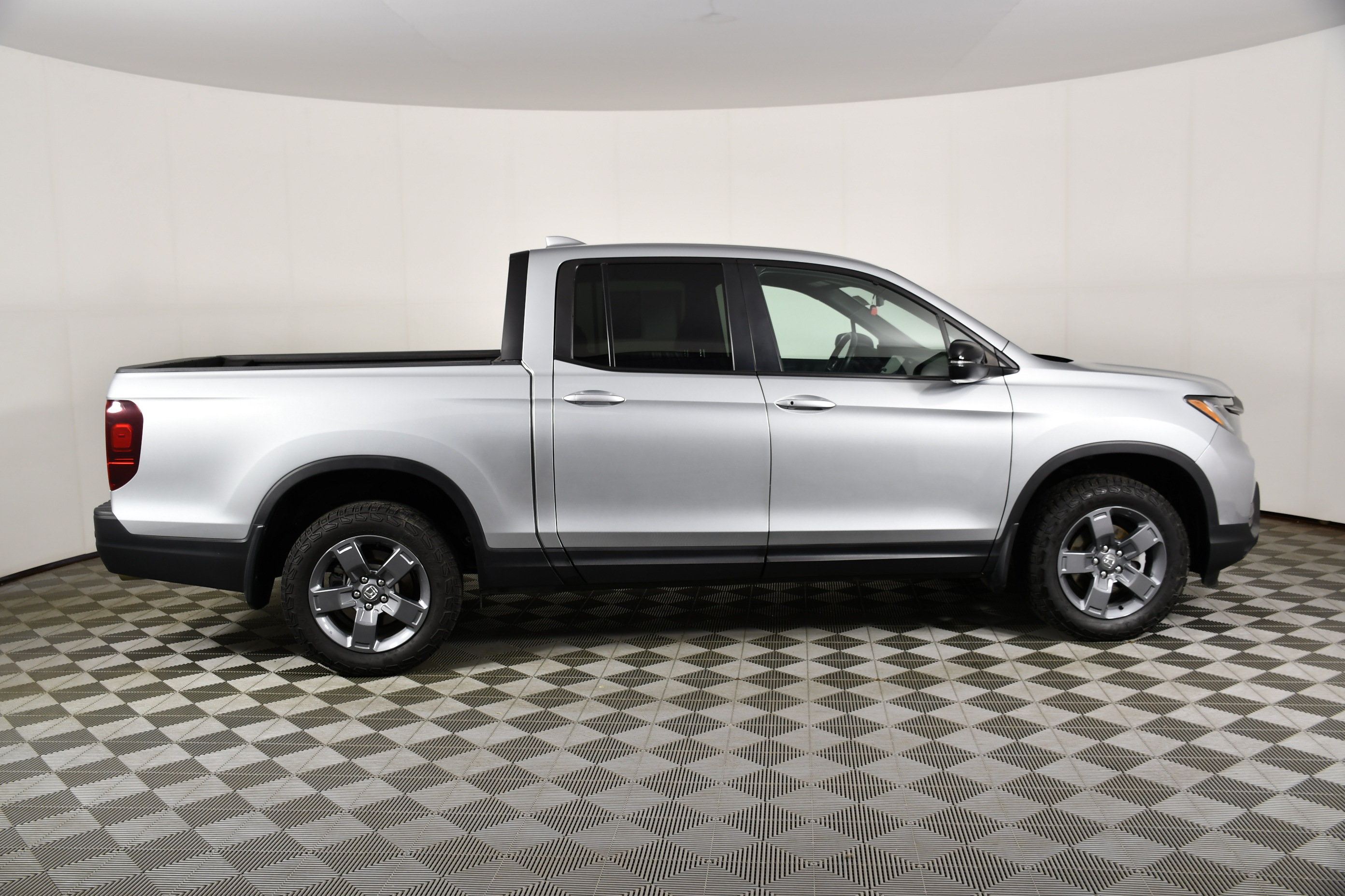 Certified 2025 Honda Ridgeline TrailSport image 5