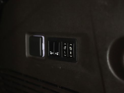 Used 2021 Chevrolet Tahoe Z71 w/ Z71 Off-Road Package image 20