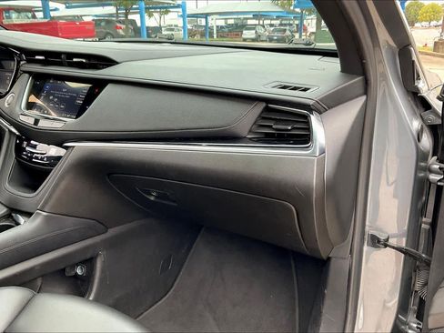 Used 2022 Cadillac XT6 Luxury image 18