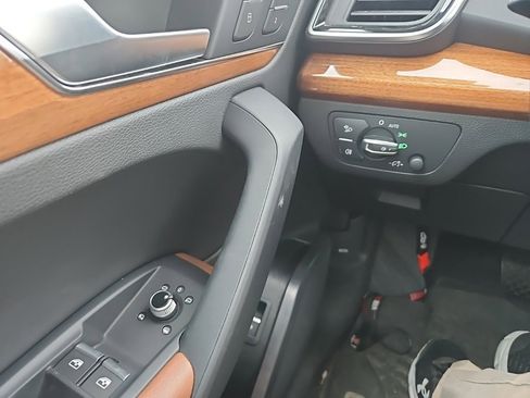 Used 2022 Audi Q5 2.0T Premium image 21