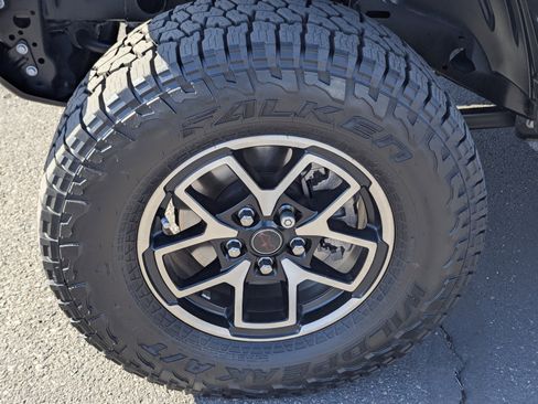 Certified 2024 Jeep Gladiator Rubicon w/ Convenience Group image 7