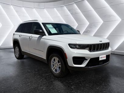Used 2023 Jeep Grand Cherokee Laredo