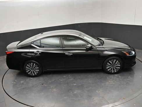 Used 2024 Nissan Altima 2.5 SV image 28