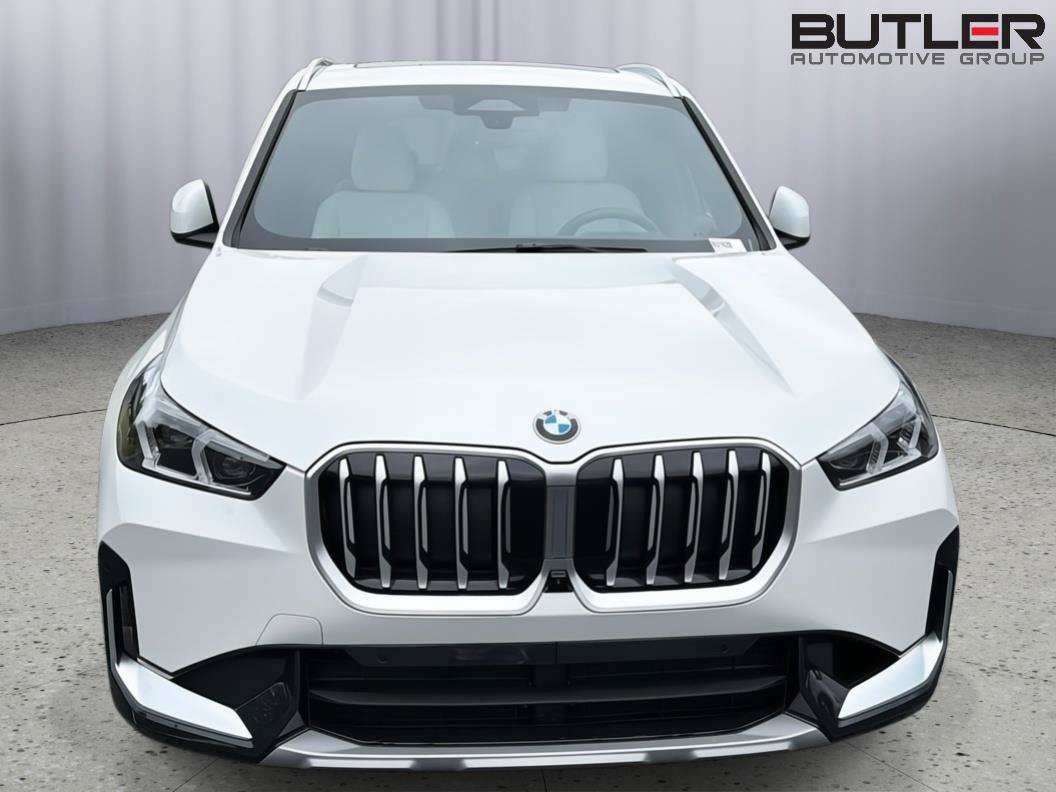 Used 2026 BMW X1 xDrive28i w/ Technology Package AWD/4WD image 3