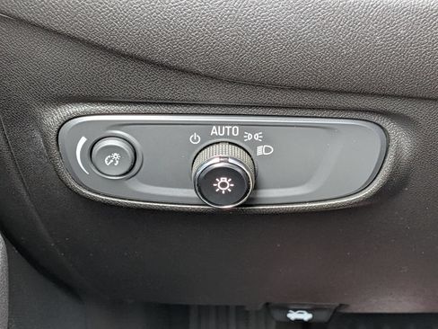 Used 2022 Chevrolet Equinox LT FWD image 17