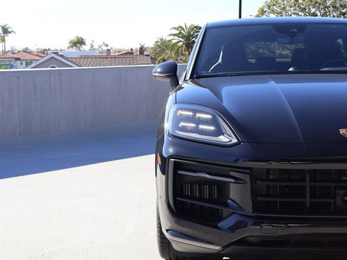 New 2026 Porsche Cayenne Coupe image 12