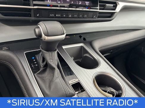 Used 2025 Toyota Sienna XLE image 19