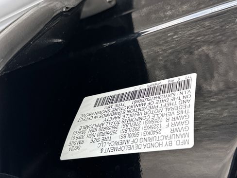 Certified 2025 Acura MDX FWD w/ Technology Package image 39