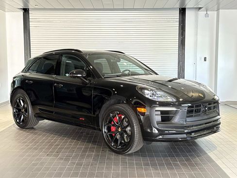New 2026 Porsche Macan GTS image 9