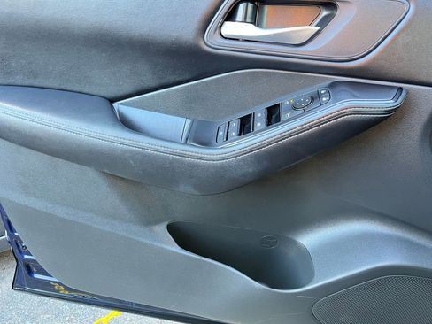 Used 2025 Nissan Rogue SV image 20