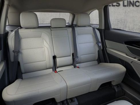 New 2026 Lincoln Nautilus Premier AWD/4WD image 11