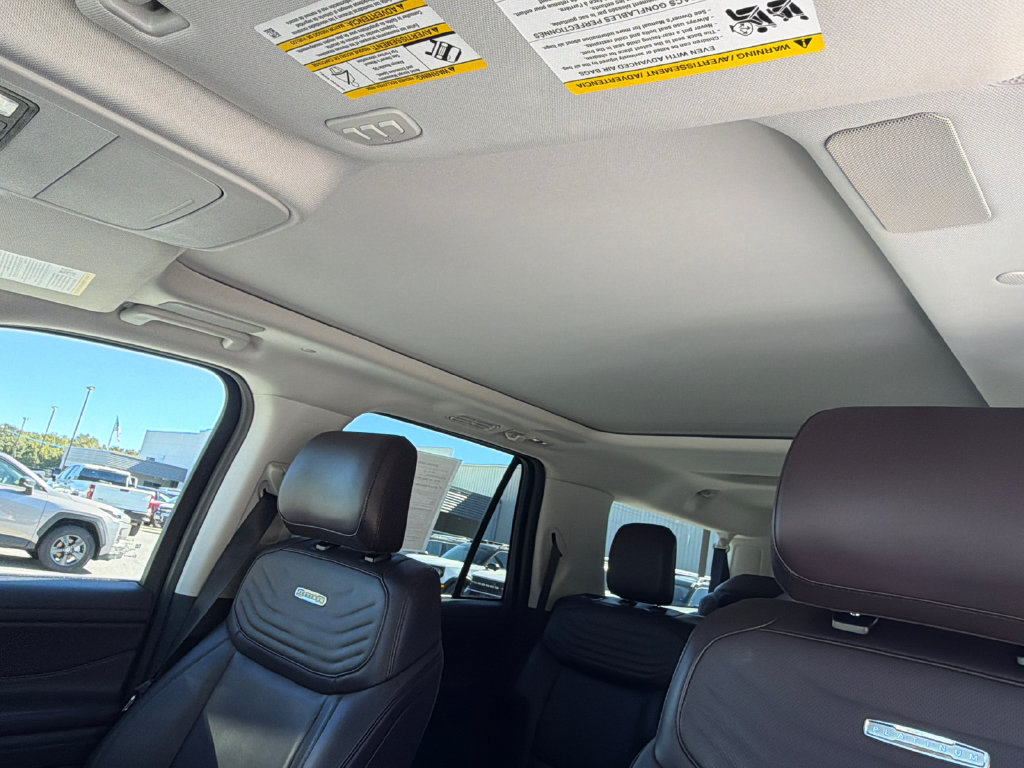 Used 2025 Ford Expedition Max Platinum w/ Platinum Ultimate Package AWD/4WD image 34